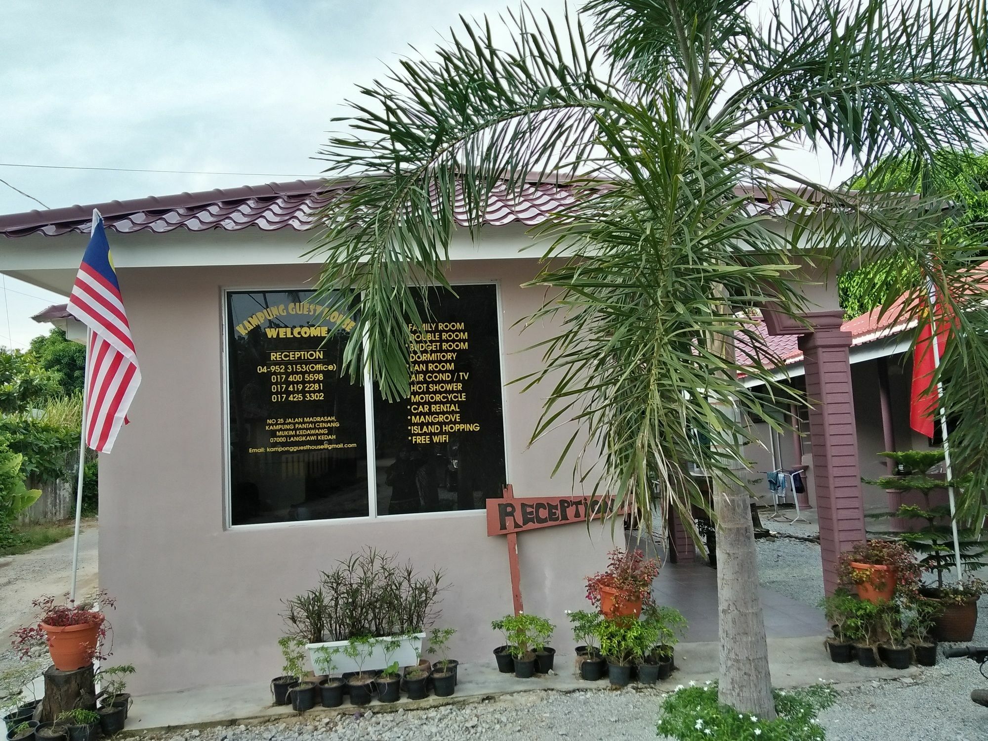 Zen Rooms Basic Kampung Guest House 랑카위 외부 사진